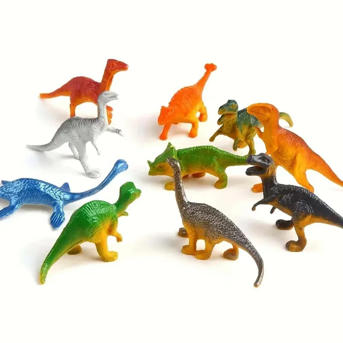 Ti af dinosaurfigurerne på hvid baggrund i orange, grøn, blå, sølvgrå og mørke farver