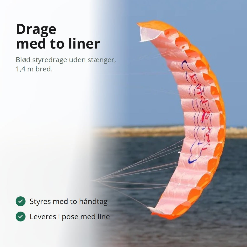 Orange styredrage uden stænger, der flyver lavt over vandet, med bærelinerne samlet i to liner