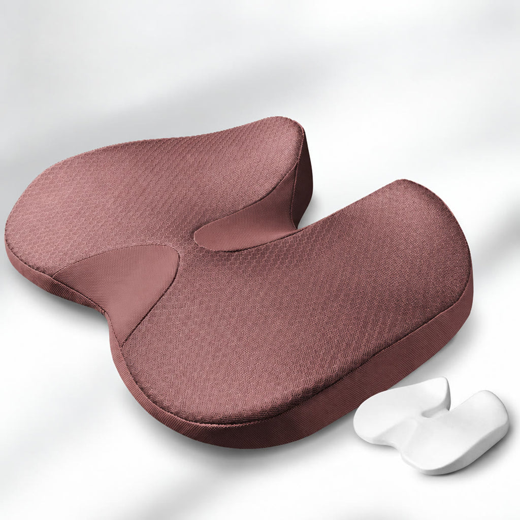 Ortopædisk siddepude i memory foam med udskæring til halebenet – Brun